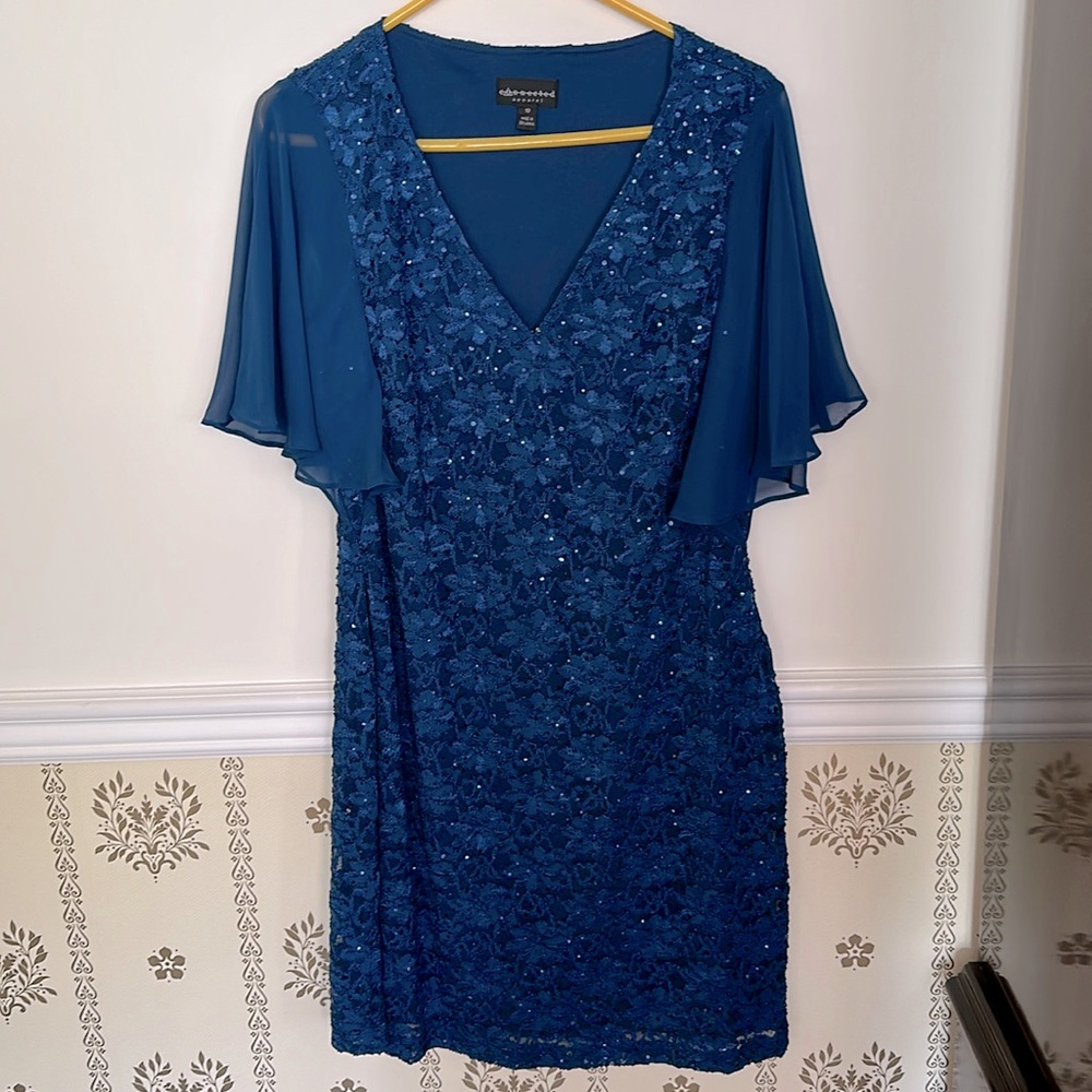 NWOT Connected Apparel Cocktail Dress Blue Sequin Lace 10 V-Neck Flutter Sleeve